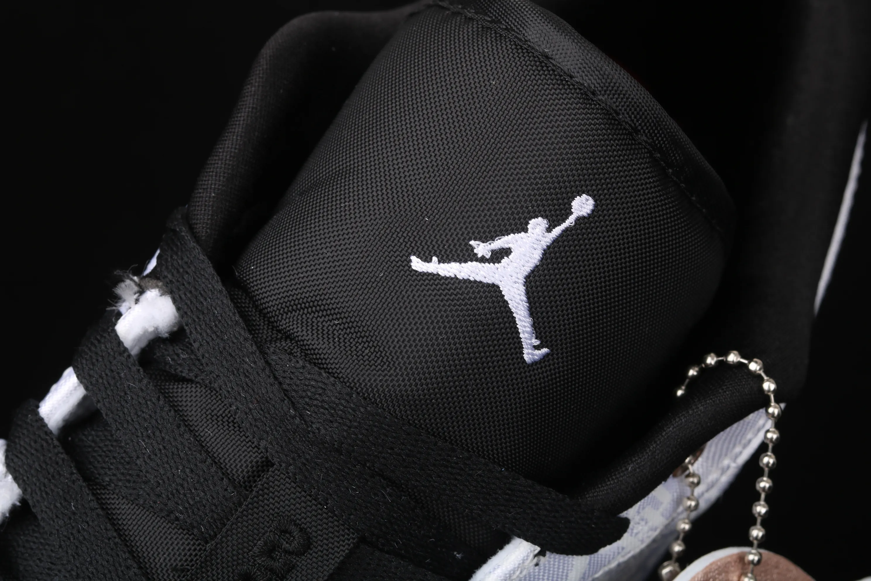 All categories Air Jordan Jordan series basketball shoes Air Jordan 1 Low CLOT x Air Jordan 1 Low "Fearless" AJ1 Joe 1 low-top white silk CU2804-100
